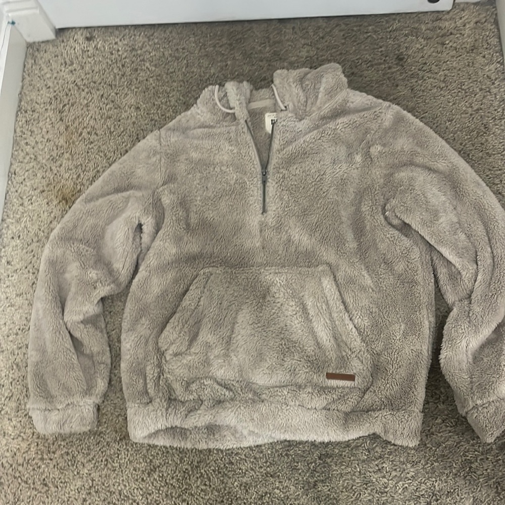 Billabong fluffy hood.